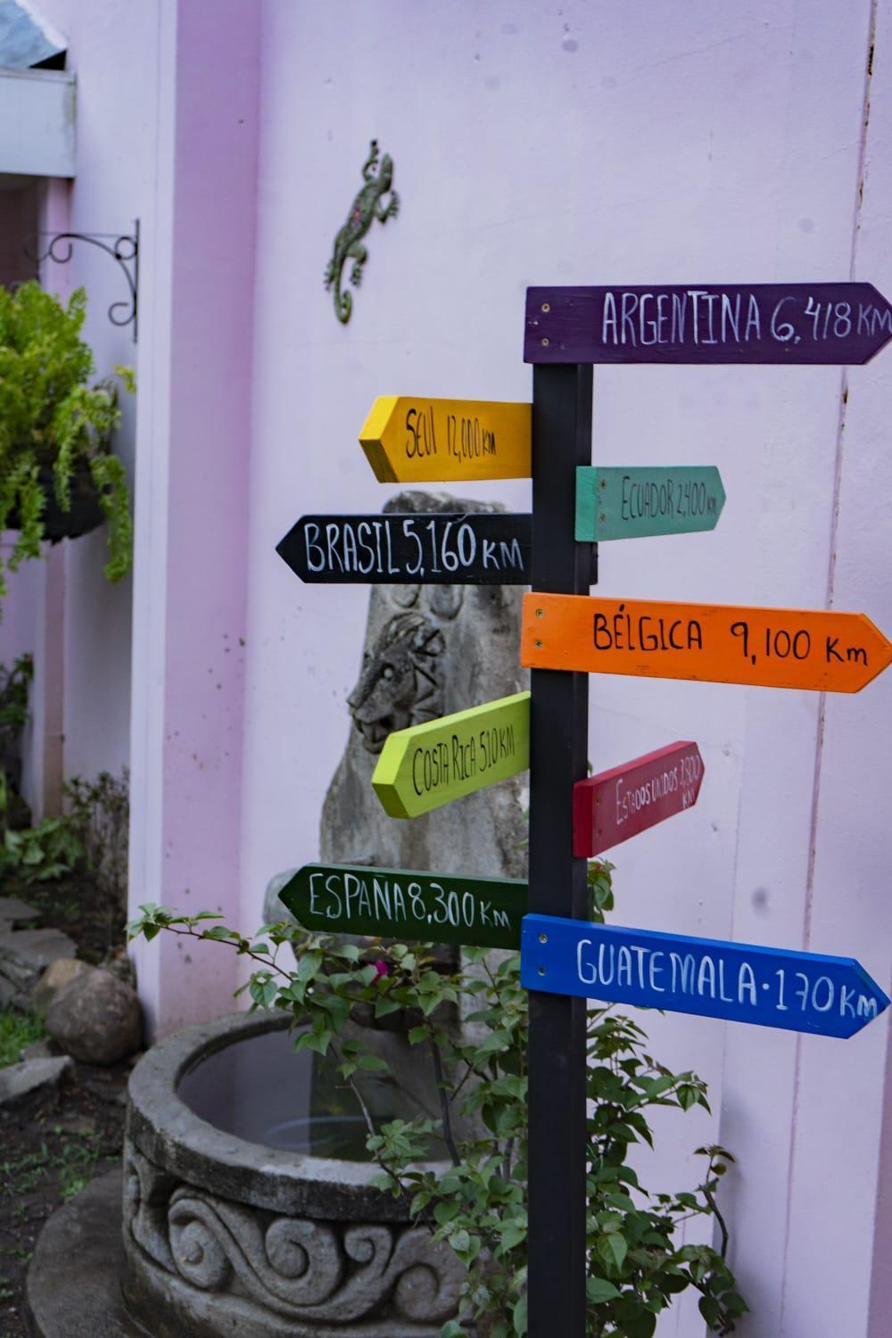 Hostal Casa Luna Santa Ana Bagian luar foto