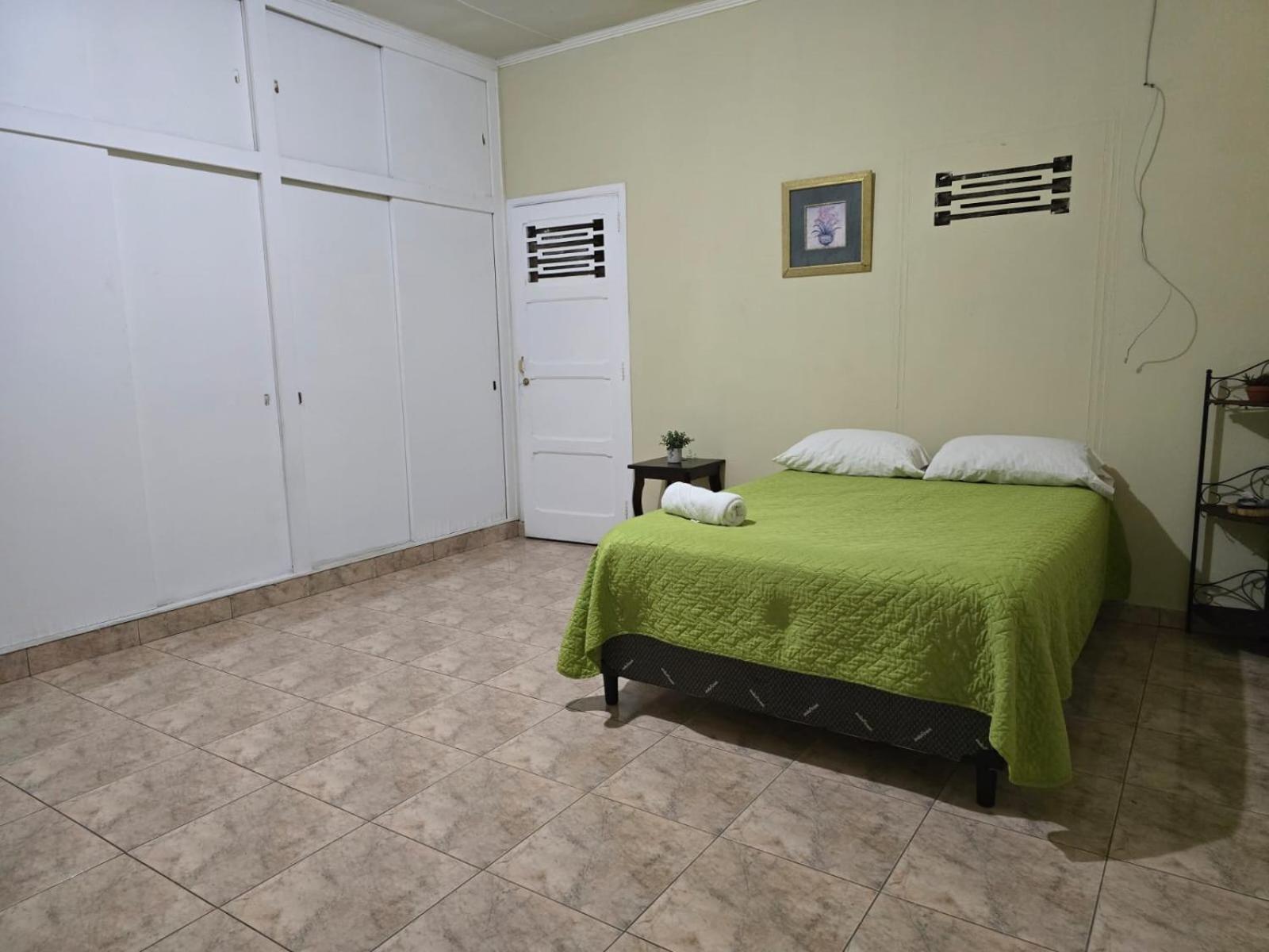 Hostal Casa Luna Santa Ana Bagian luar foto