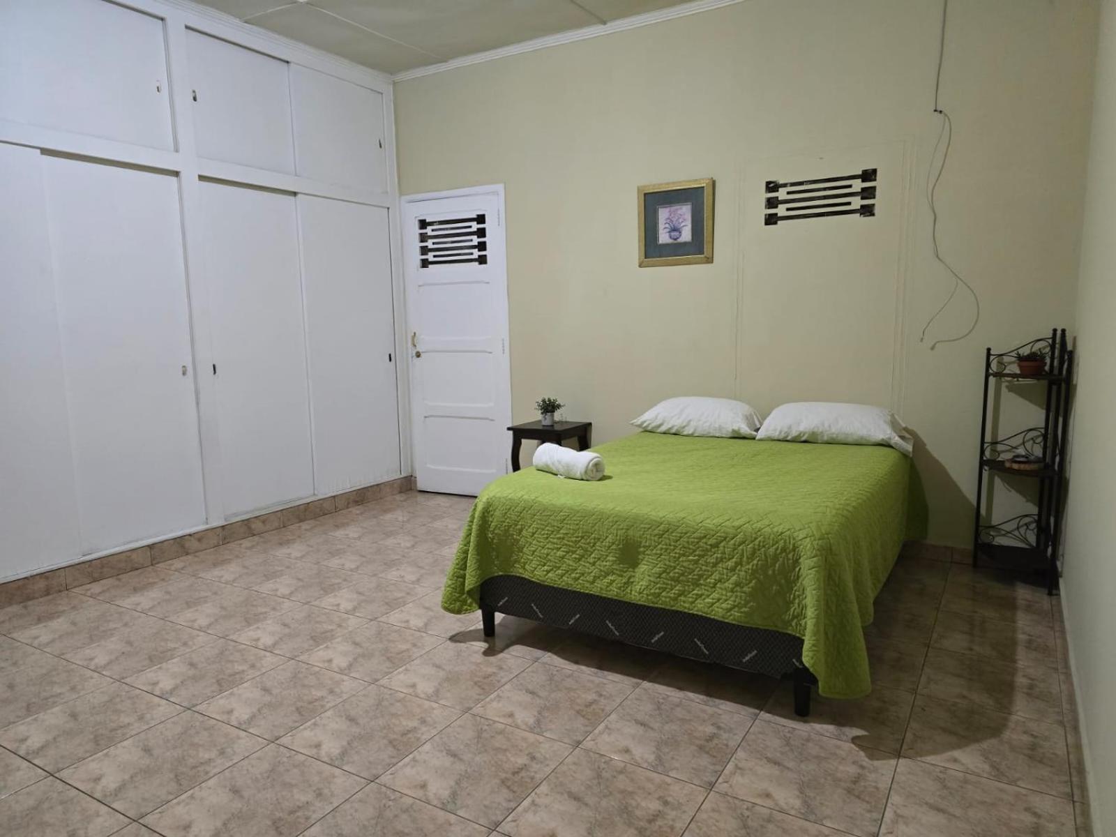 Hostal Casa Luna Santa Ana Bagian luar foto