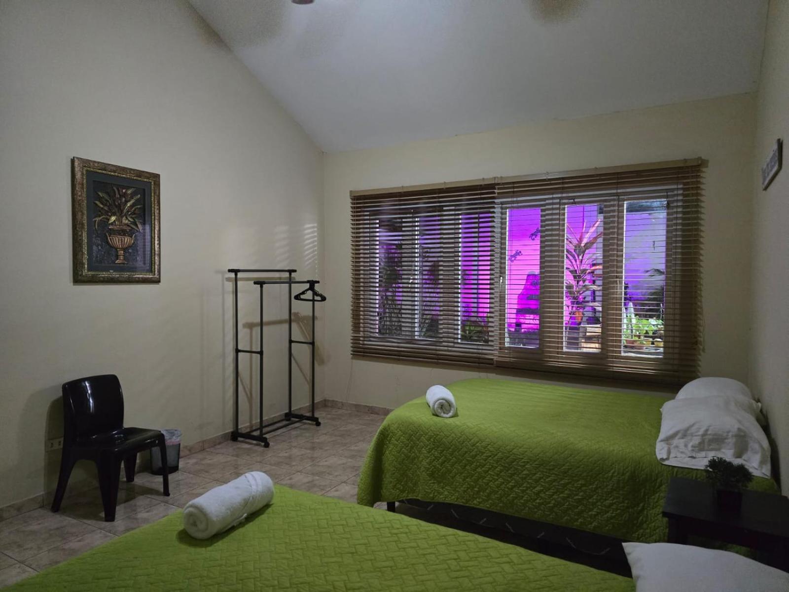 Hostal Casa Luna Santa Ana Bagian luar foto